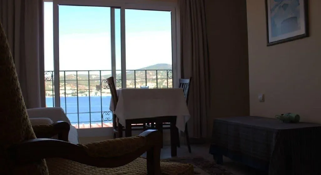 Foca Yali Hotel