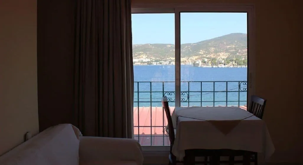 Foca Yali Hotel