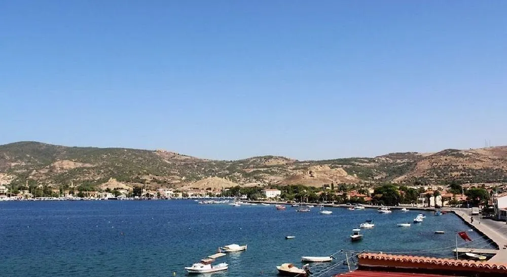 Foca Yali Hotel 3*,
