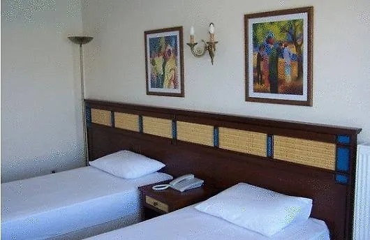 Foca Yali Hotel 3*,