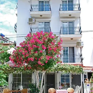 3* Otel Melaike